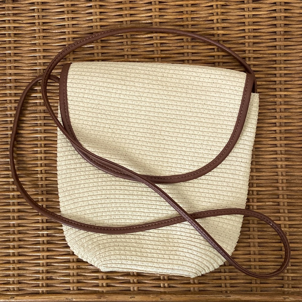 TALBOTS PAPER STRAW VEGAN PU FLAT MESSENGER CROSSBODY BAG